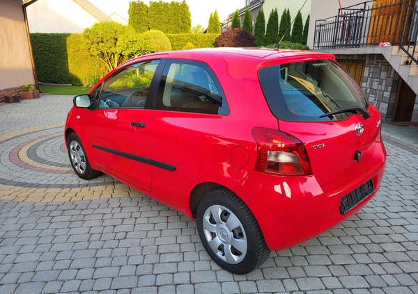 Toyota Yaris cena 14500 przebieg: 89000, rok produkcji 2006 z Pasym małe 529